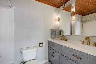 3930 N Pine Grove Ave, Chicago, IL 60613 - Photo 11