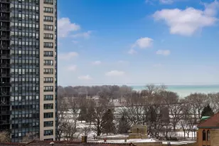 3930 N Pine Grove Ave, Chicago, IL 60613 - Photo 19