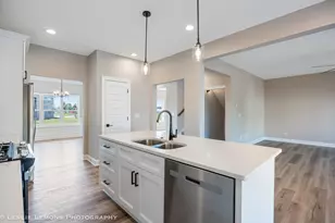 884 Hayden Dr, Yorkville, IL 60560 - Photo 11