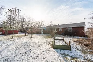 226 Fairway Dr, Bloomington, IL 61701 - Photo 25