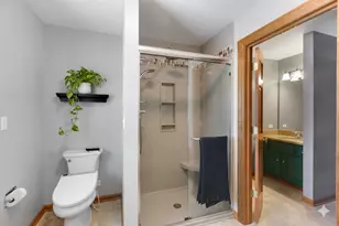 7513 Inverway Dr, Lakewood, IL 60014 - Photo 17