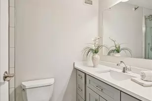 440 N McClurg Ct, Chicago, IL 60611 - Photo 19