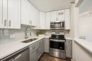 440 N McClurg Ct, Chicago, IL 60611 - Photo 13