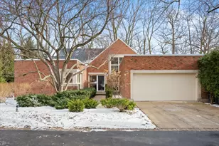 689 Crofton Ave S, Highland Park, IL 60035 - Photo 1