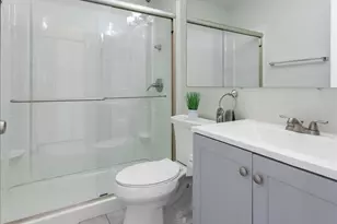 624 Yale Ln, Island Lake, IL 60042 - Photo 11