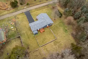 1369 Luanna Dr, Rockford, IL 61103 - Photo 5