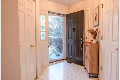 142 Kennebunk Court, Glendale Heights, IL 60139 - Photo 5