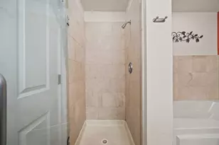 1801 W Addison St, Chicago, IL 60613 - Photo 15