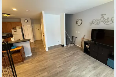 303 Springbrook Trail S, Oswego, IL 60543 - Photo 3