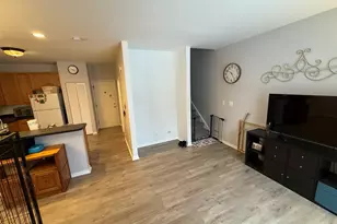 303 Springbrook Trail S, Oswego, IL 60543 - Photo 3