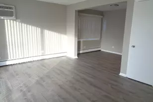 8651 W 82nd Ave, Hickory Hills, IL 60457 - Photo 3