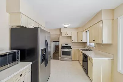 [Address not provided], Palatine, IL 60074 - Photo 11