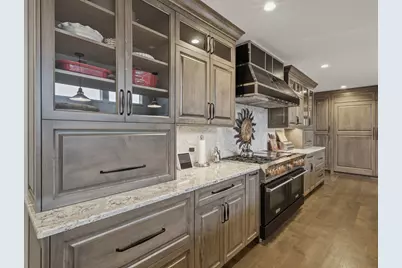 2323 W Fairview Avenue, Johnsburg, IL 60051 - Photo 9