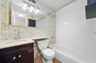 720 W Gordon Terrace, Chicago, IL 60613 - Photo 11