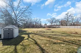 141 Walnut St, Libertyville, IL 60048 - Photo 49