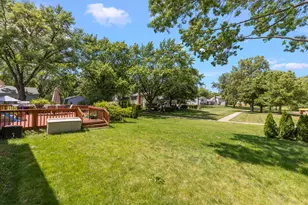 215 Longridge Ct, Naperville, IL 60565 - Photo 23