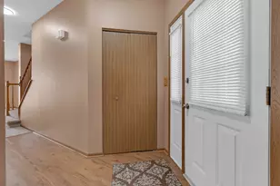 368 Glen Byrn Ct, Schaumburg, IL 60194 - Photo 3