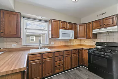 1105 Woodlawn Circle, Waukegan, IL 60085 - Photo 11