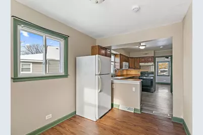 1105 Woodlawn Circle, Waukegan, IL 60085 - Photo 13