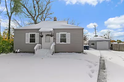 1105 Woodlawn Circle, Waukegan, IL 60085 - Photo 1