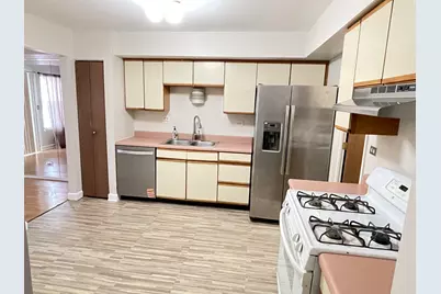 219 Green Knoll Lane, Streamwood, IL 60107 - Photo 5