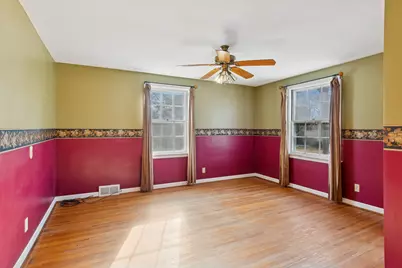 210 S Gladstone Avenue, Aurora, IL 60506 - Photo 11