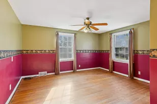 210 S Gladstone Ave, Aurora, IL 60506 - Photo 11