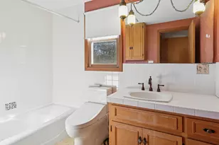 210 S Gladstone Ave, Aurora, IL 60506 - Photo 13