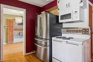 210 S Gladstone Ave, Aurora, IL 60506 - Photo 7