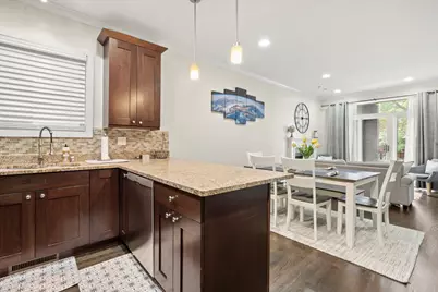 1511 W Walton Street #1, Chicago, IL 60642 - Photo 9