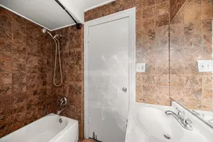 7948 S Avalon Ave, Chicago, IL 60619 - Photo 9