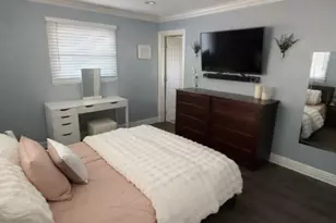 15 Wildwood Rd, Elk Grove Village, IL 60007 - Photo 15