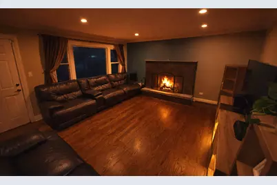 15 Wildwood Road, Elk Grove Village, IL 60007 - Photo 13