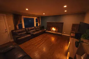 15 Wildwood Rd, Elk Grove Village, IL 60007 - Photo 13