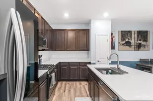 301 Andrew Dr, Yorkville, IL 60560 - Photo 9