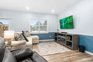 301 Andrew Dr, Yorkville, IL 60560 - Photo 7