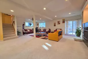 1025 Rosewood Dr, Carpentersville, IL 60110 - Photo 7