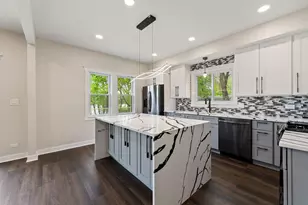 6N362 Riverside Dr, Saint Charles, IL 60174 - Photo 9