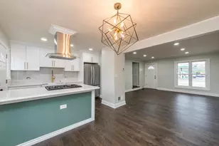 308 W Greenwood Ave, Waukegan, IL 60087 - Photo 9