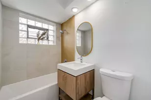 5516 W Higgins Ave, Chicago, IL 60630 - Photo 13