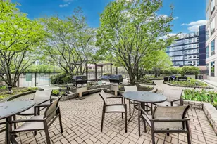 400 N La Salle Dr, Chicago, IL 60610 - Photo 39