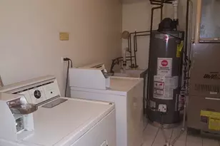 1520 W Superior St, Chicago, IL 60642 - Photo 17