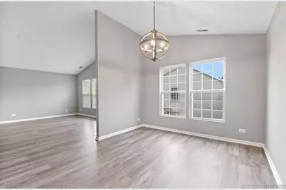 533 Metropolitan Street, Aurora, IL 60502 - Photo 13