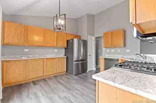 533 Metropolitan St, Aurora, IL 60502 - Photo 5