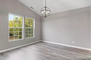 533 Metropolitan St, Aurora, IL 60502 - Photo 15