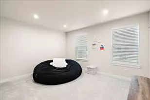 319 Atkinson Dr, Sugar Grove, IL 60554 - Photo 11