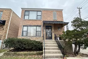 2745 W Berwyn Ave, Chicago, IL 60625 - Photo 1