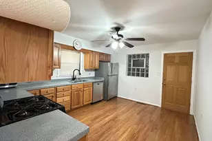 2745 W Berwyn Ave, Chicago, IL 60625 - Photo 11