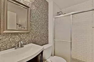 1640 W Sherwin Ave, Chicago, IL 60626 - Photo 15