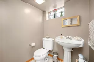 4551 W Foster Ave, Chicago, IL 60630 - Photo 11